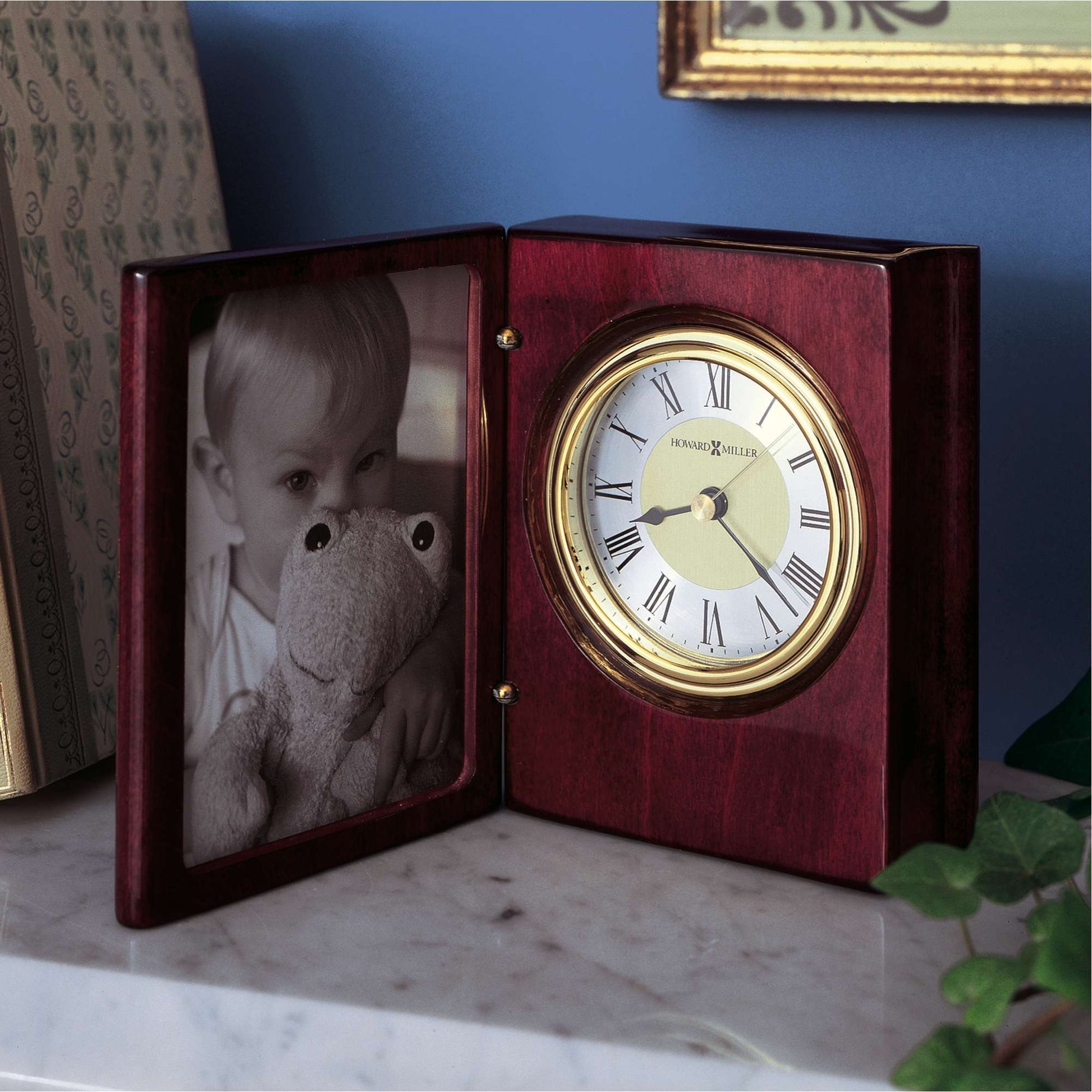 Horloge de table en forme de livre portrait