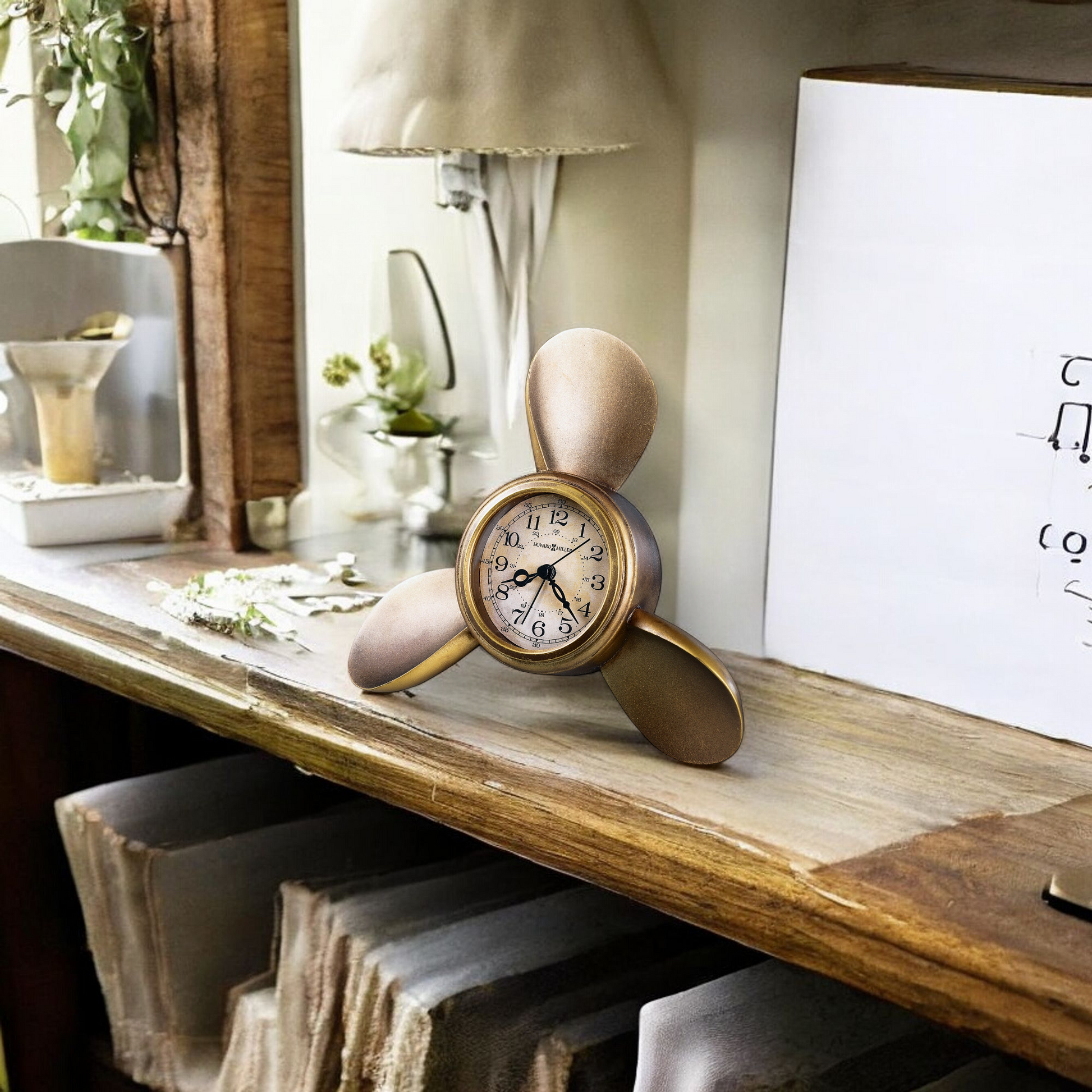 Horloge de table à alarme à hélice