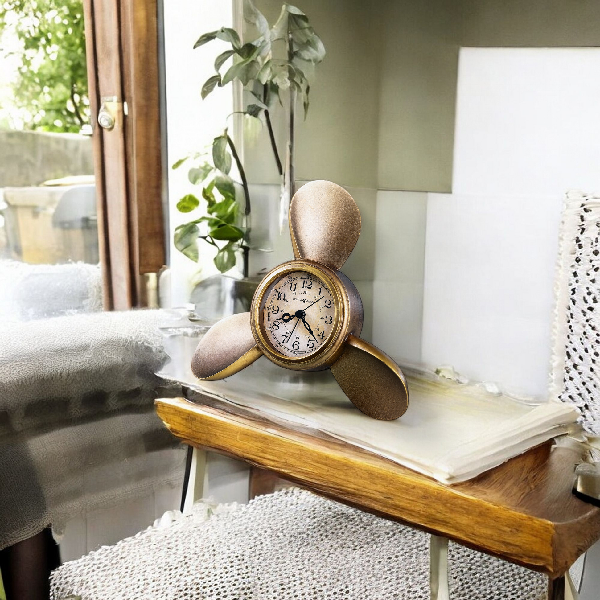 Horloge de table à alarme à hélice
