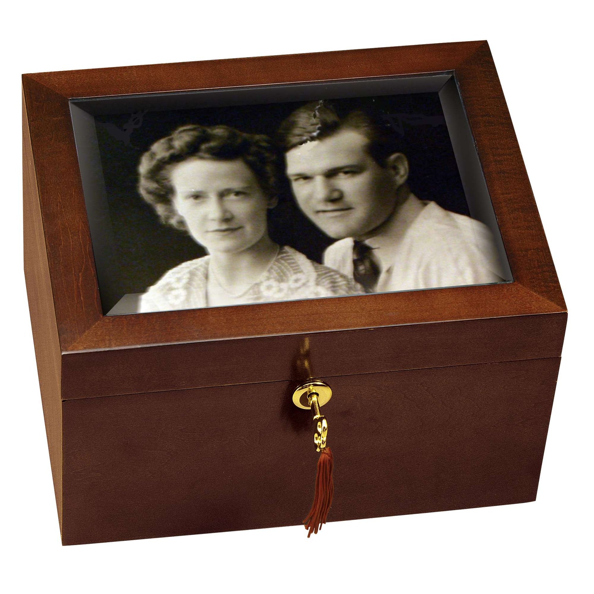 Fidelis III Portrait Urn Chest