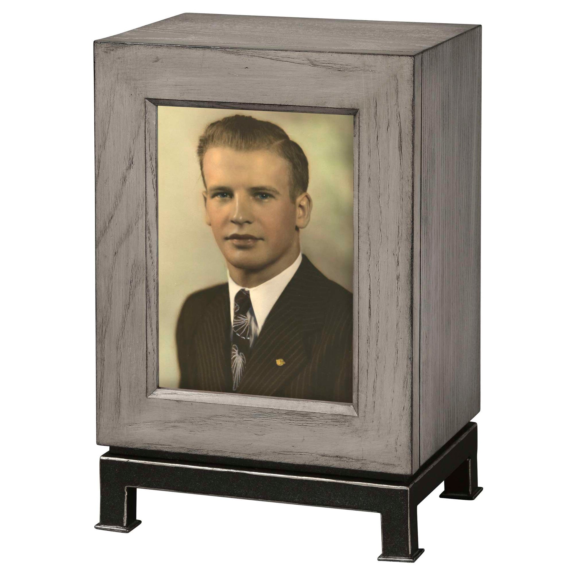 Metro Portrait Urn