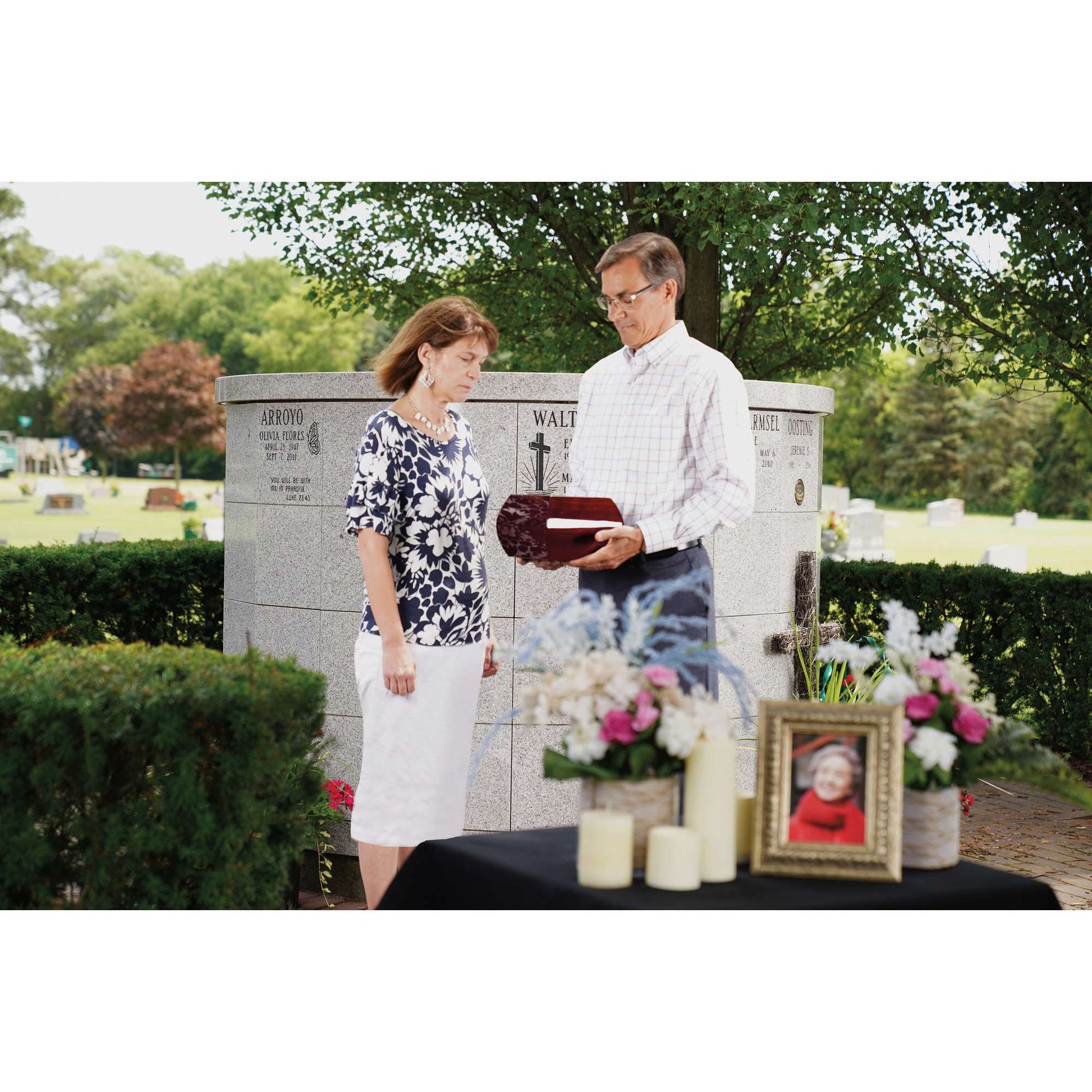 Mission Seaside Gray Portrait Urn