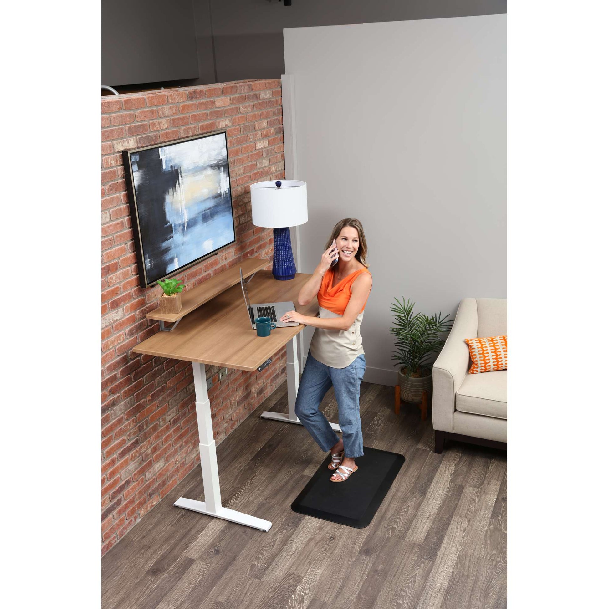 Bureau haut de gamme SmartMoves de 60 po avec étagère surélevée et base réglable en hauteur